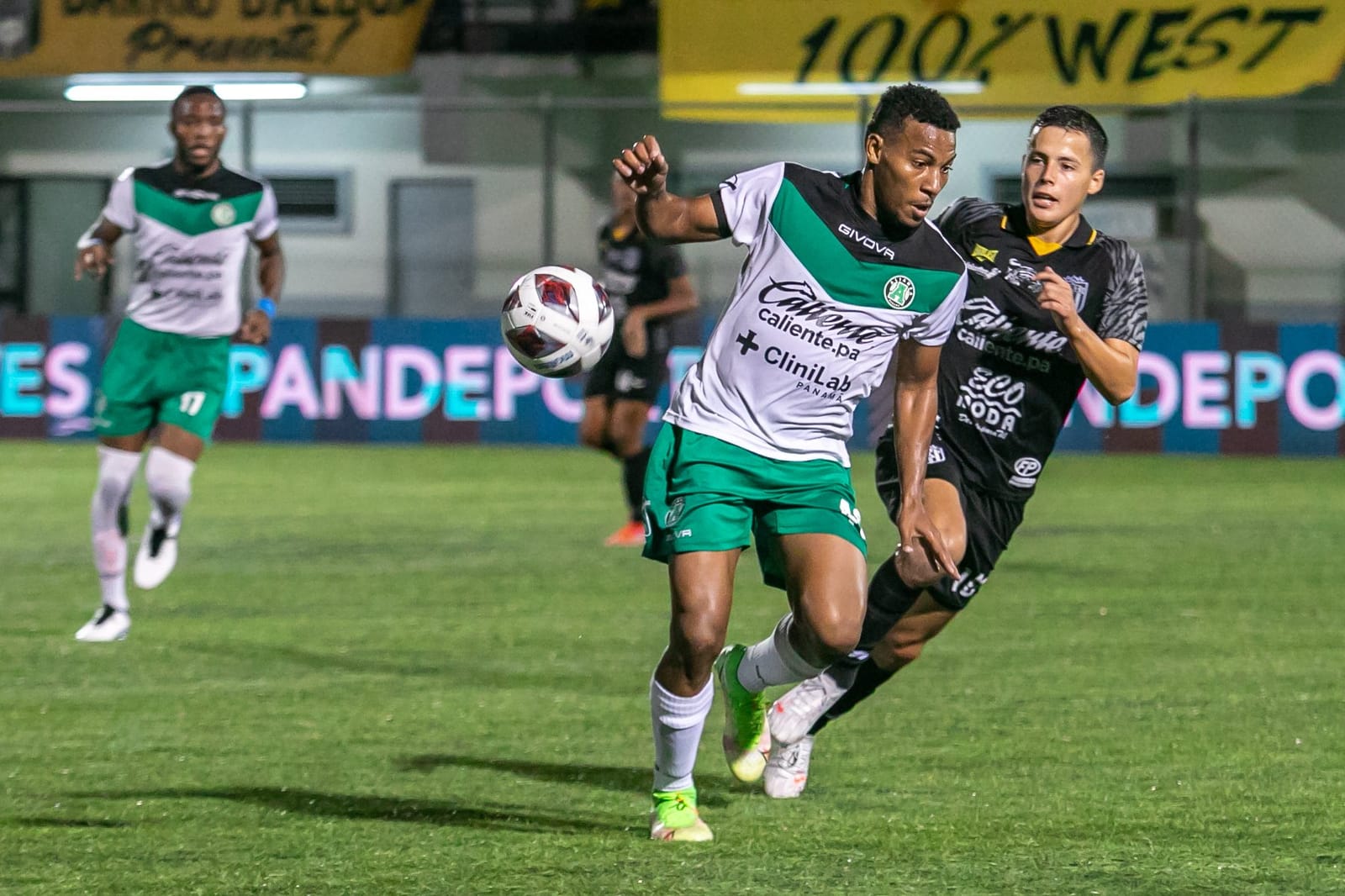 CT United Sign Reyniel Perdomo Post feature image