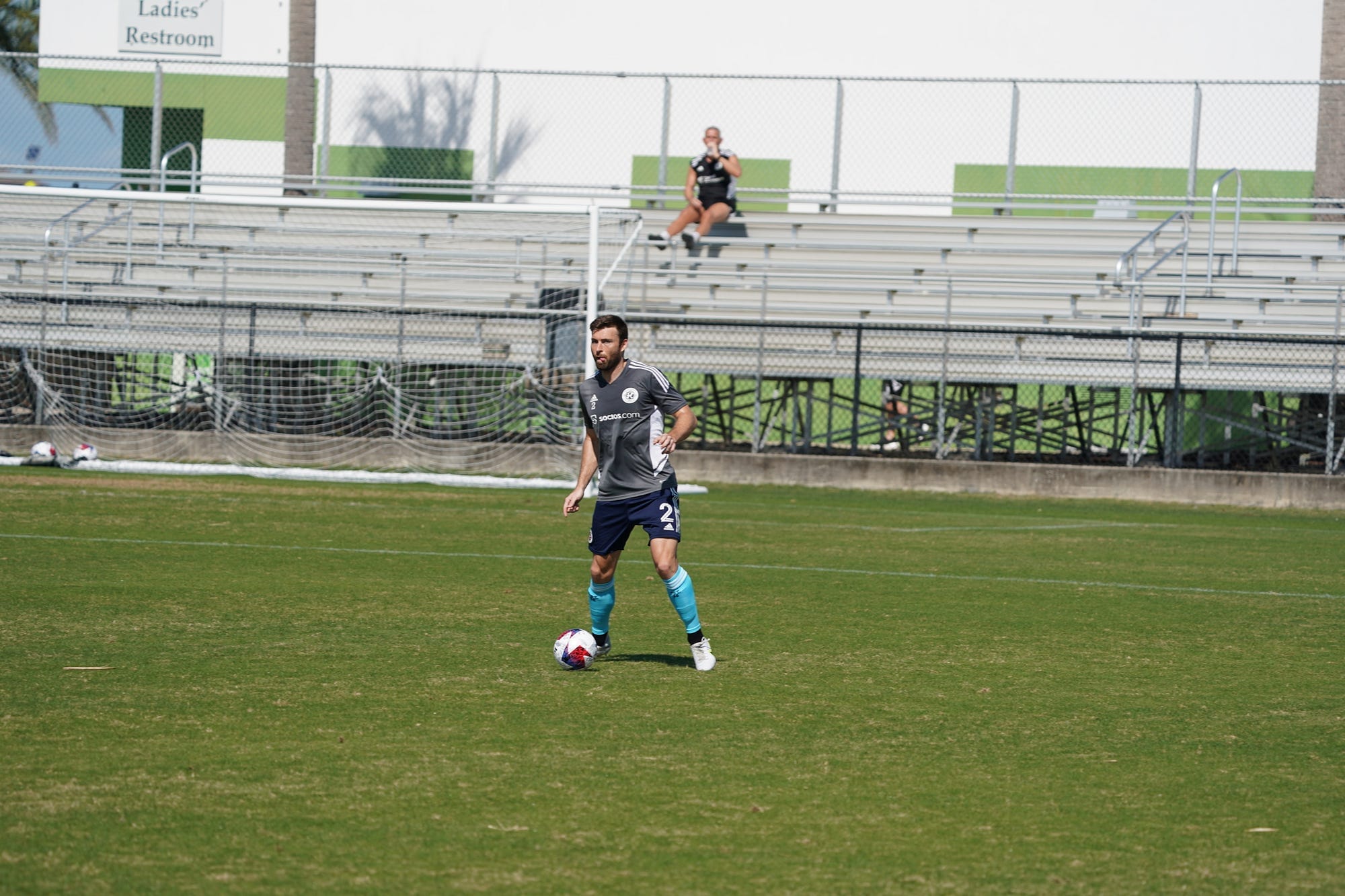 Revolution experimenting with formations Post image