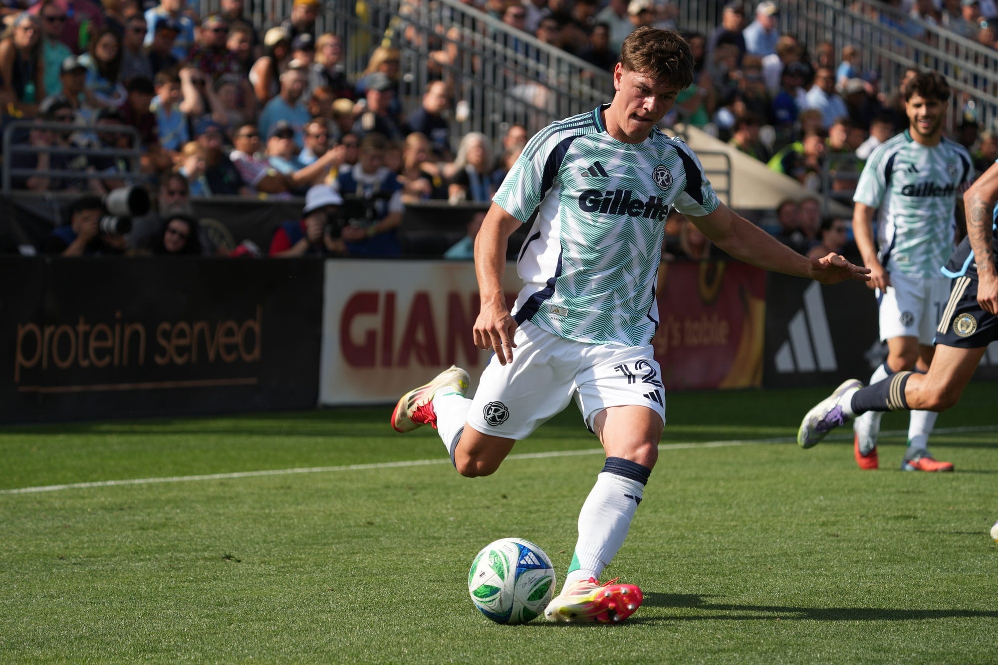 Ilay Feingold Discusses Playing Center back Post image