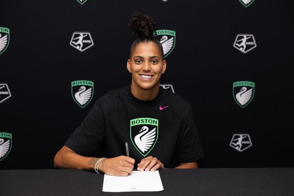 Boston Legacy FC Acquires Brazilian Forward Post image